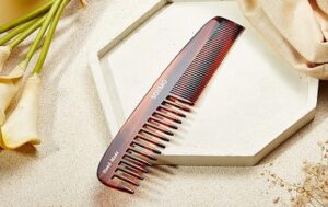 Solimo Handmade Turtle Shell Brown Curved-Edge All-Purpose Comb